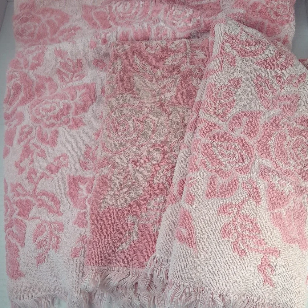 Vintage Callaway‎ Towels Pink Rose Floral hand bath fringe USA pastel reversible